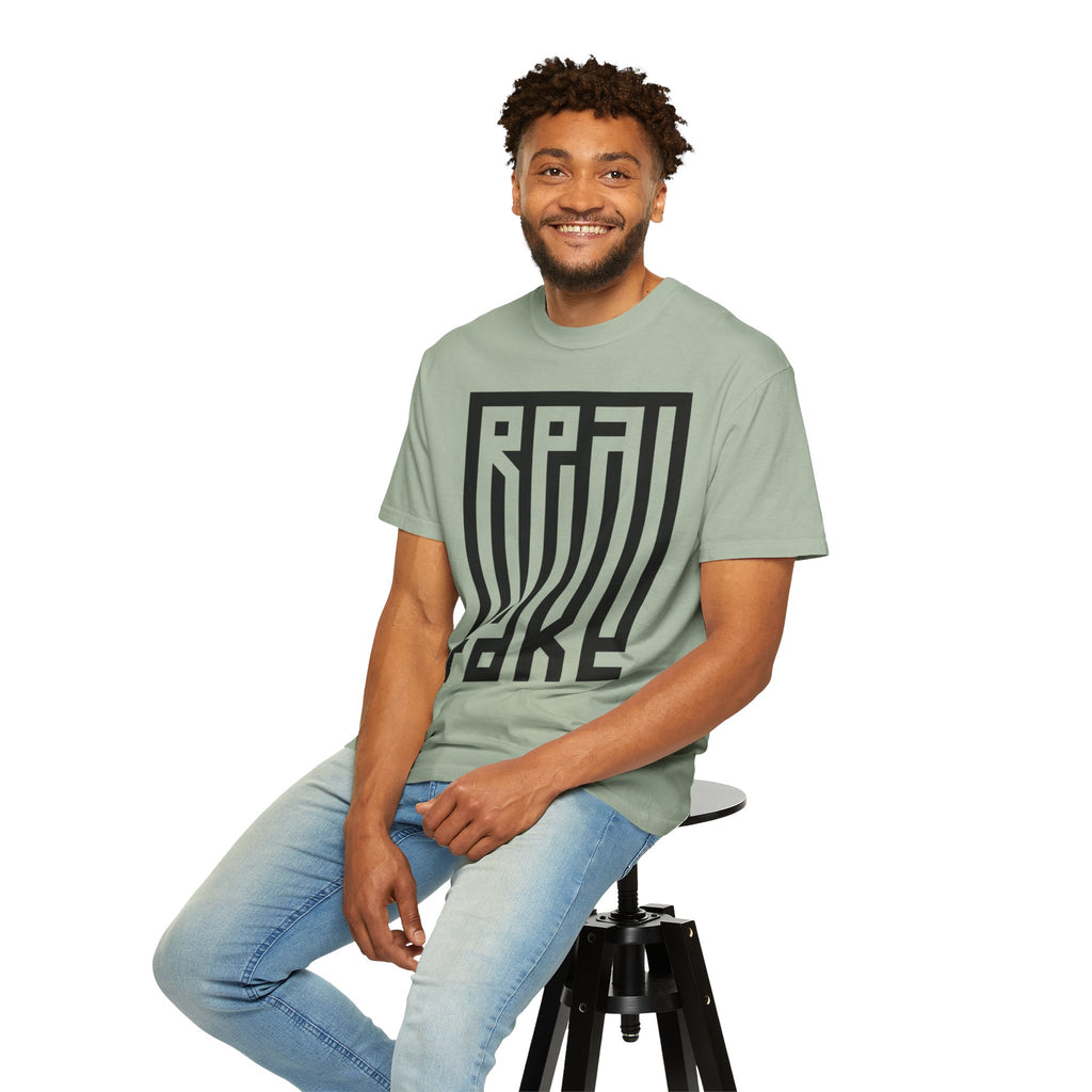 'Real/Fake' — T-Shirt