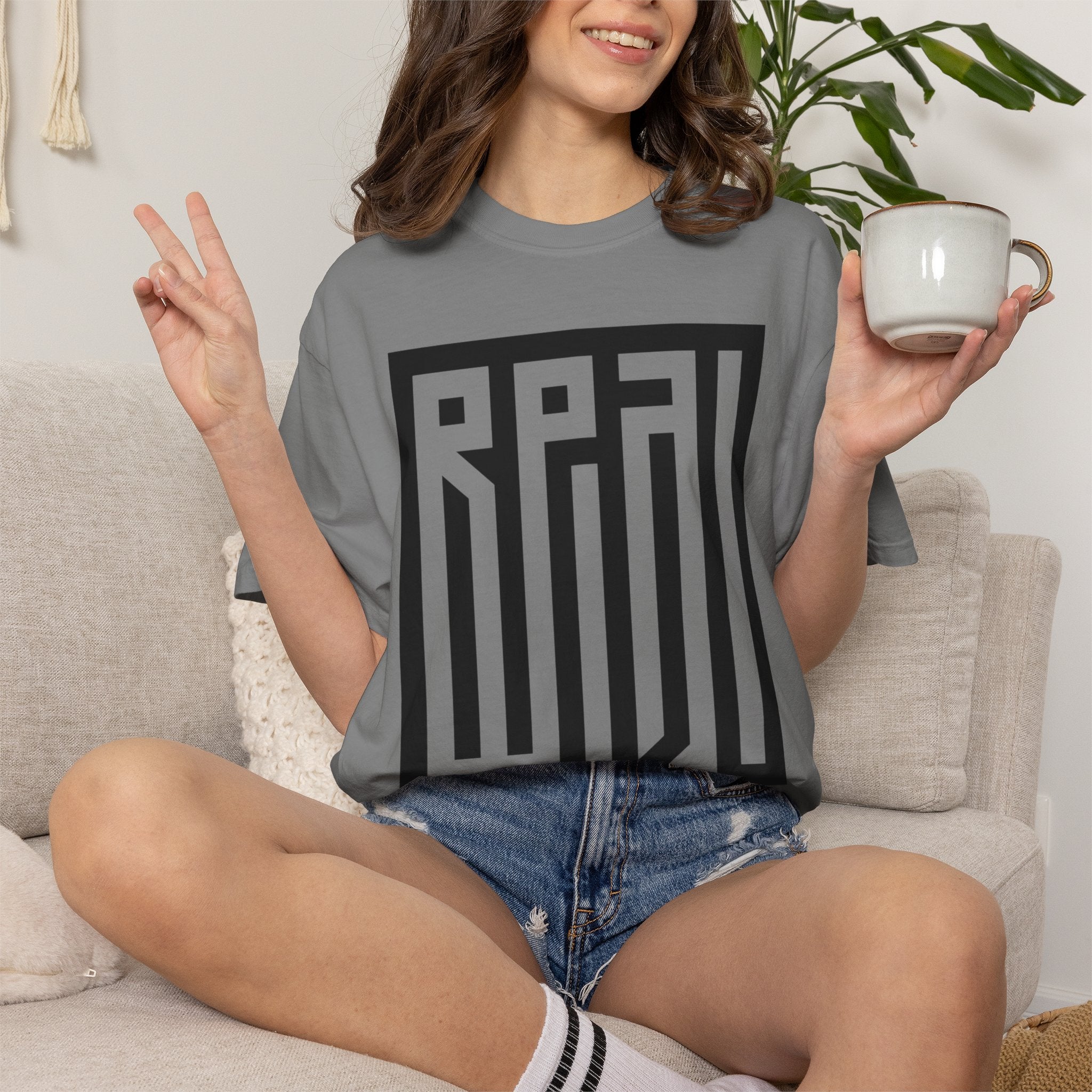 'Real/Fake' — T-Shirt