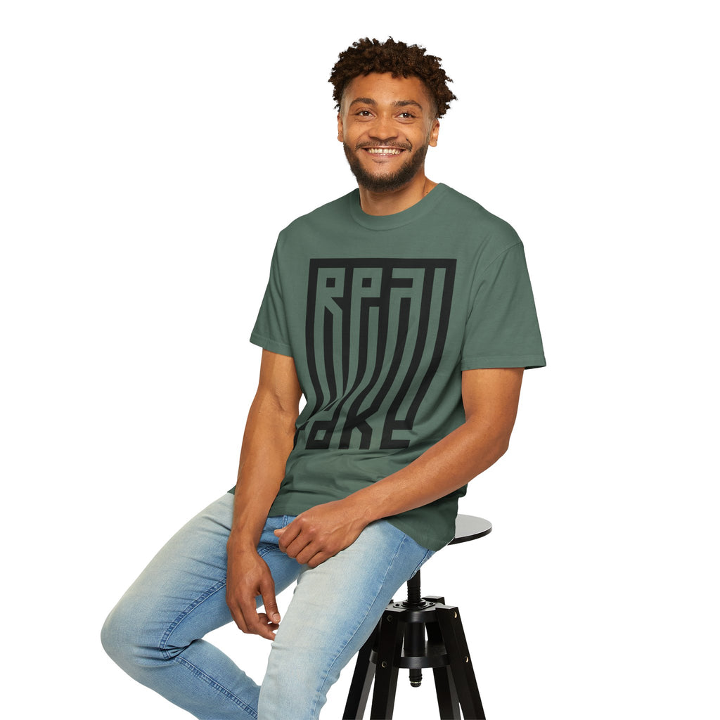 'Real/Fake' — T-Shirt
