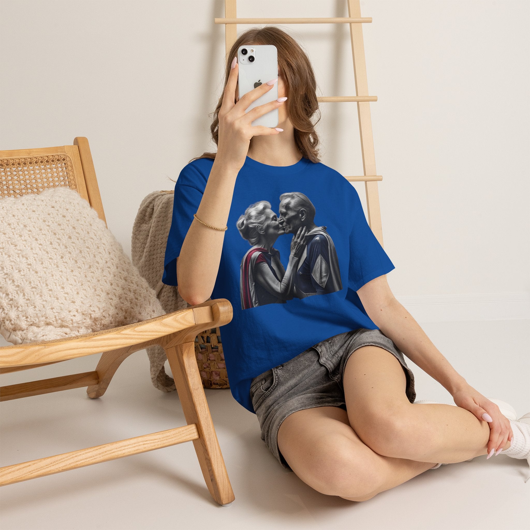 Kissing Old Superheroes — T‑Shirt