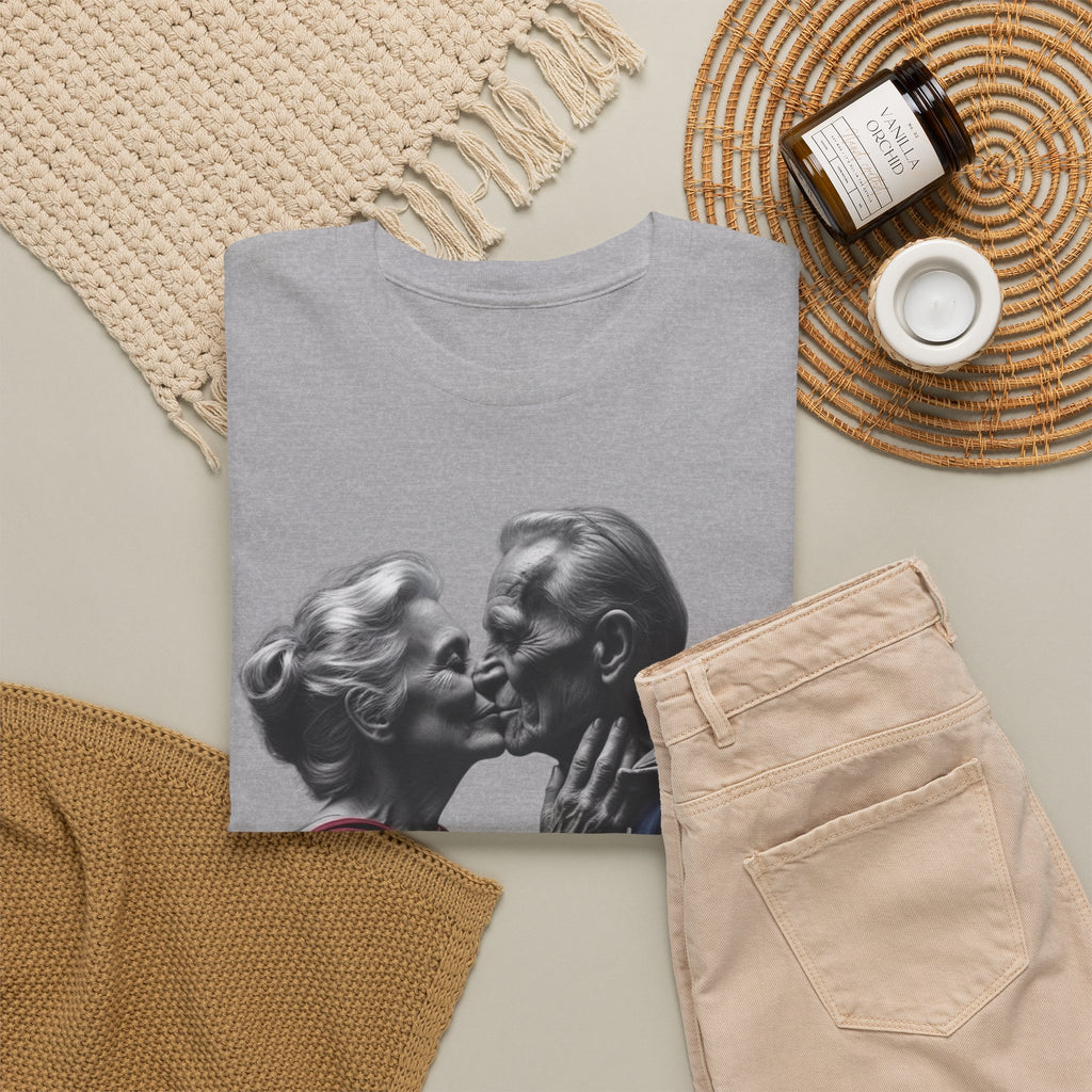 Kissing Old Superheroes — T‑Shirt