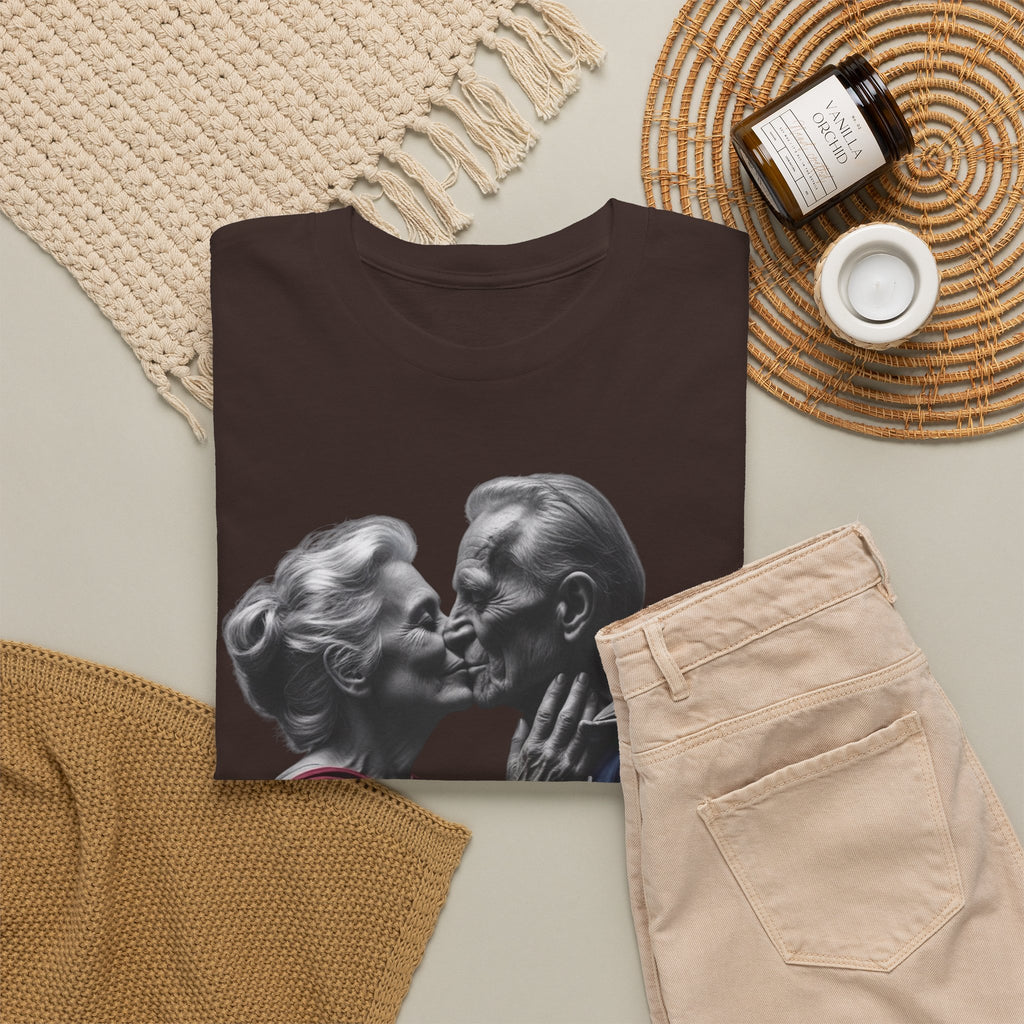 Kissing Old Superheroes — T‑Shirt