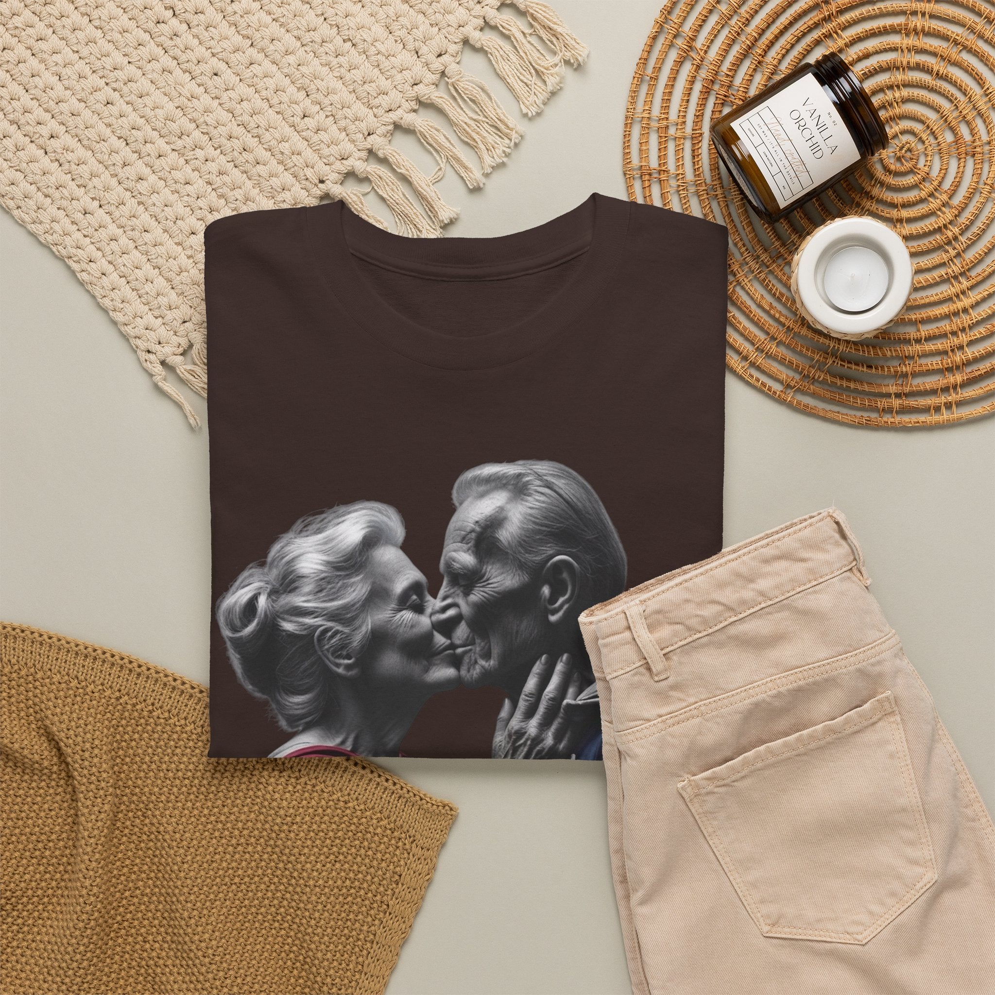 Kissing Old Superheroes — T‑Shirt