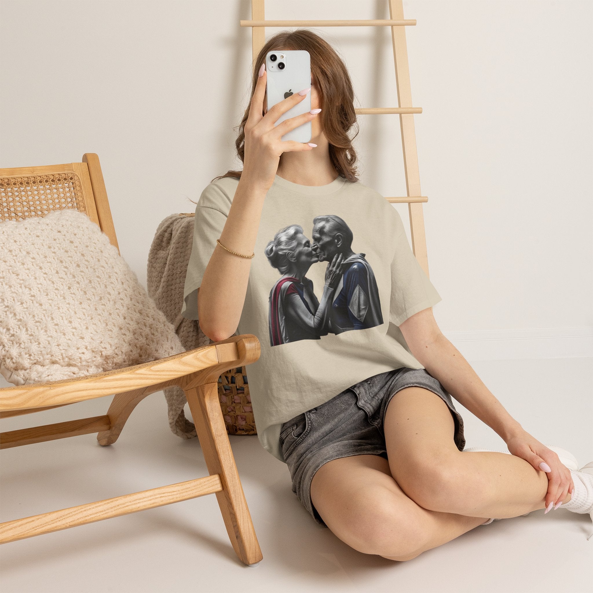 Kissing Old Superheroes — T‑Shirt