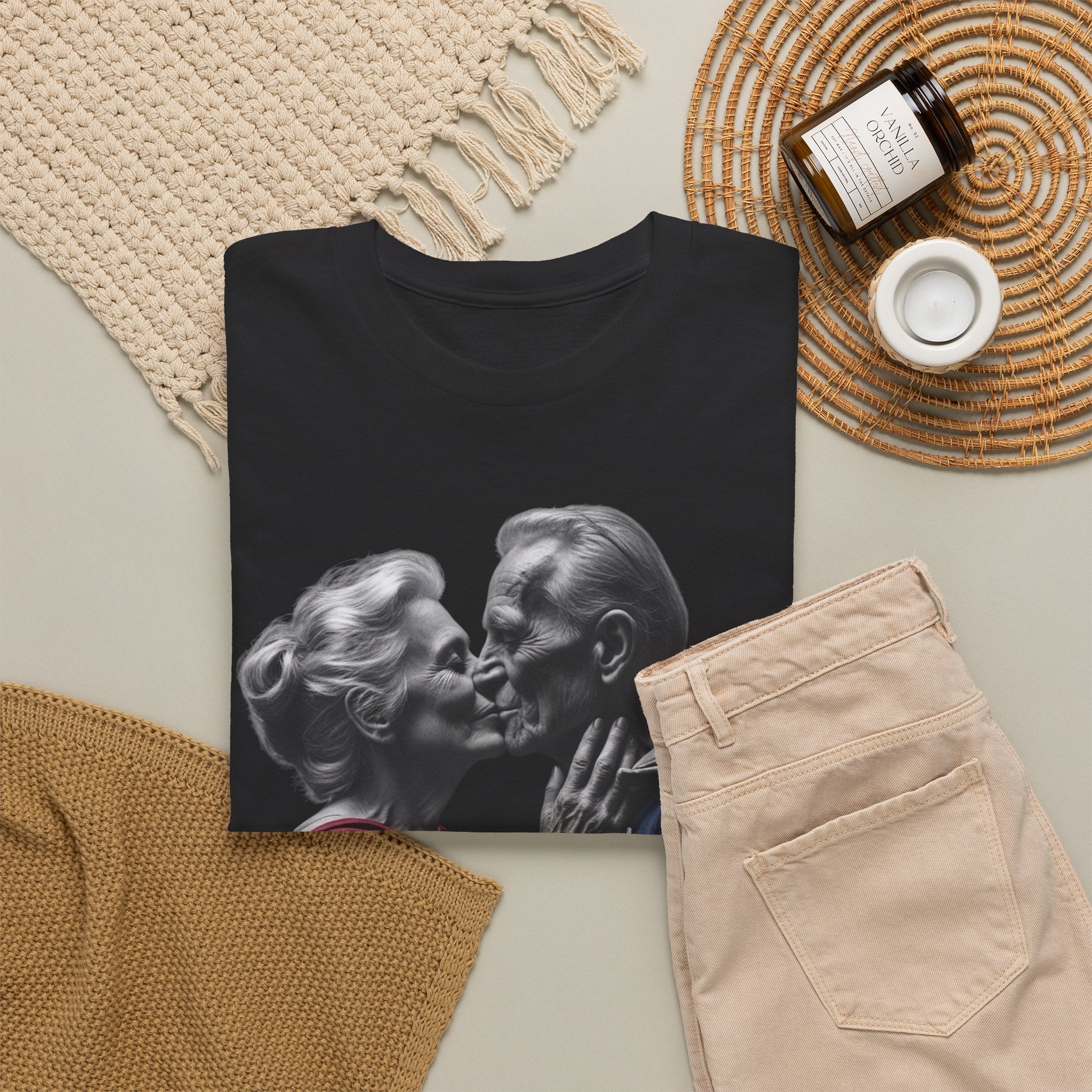 Kissing Old Superheroes — T‑Shirt