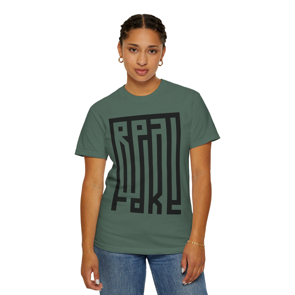 'Real/Fake' — T-Shirt