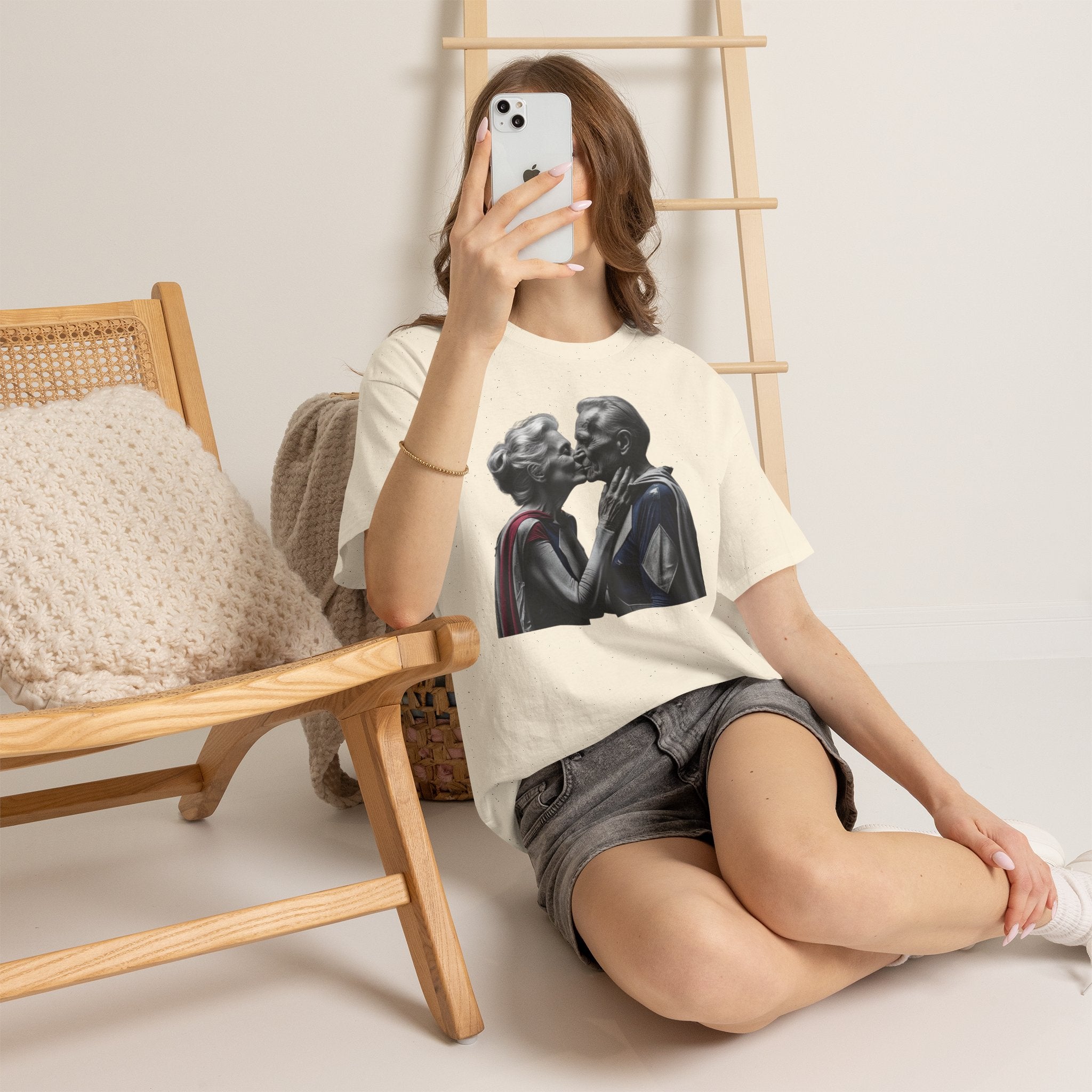 Kissing Old Superheroes — T‑Shirt