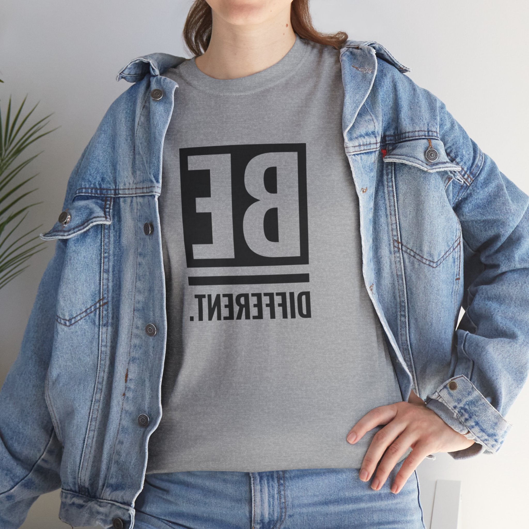 'BE DIFFERENT' — T Shirt