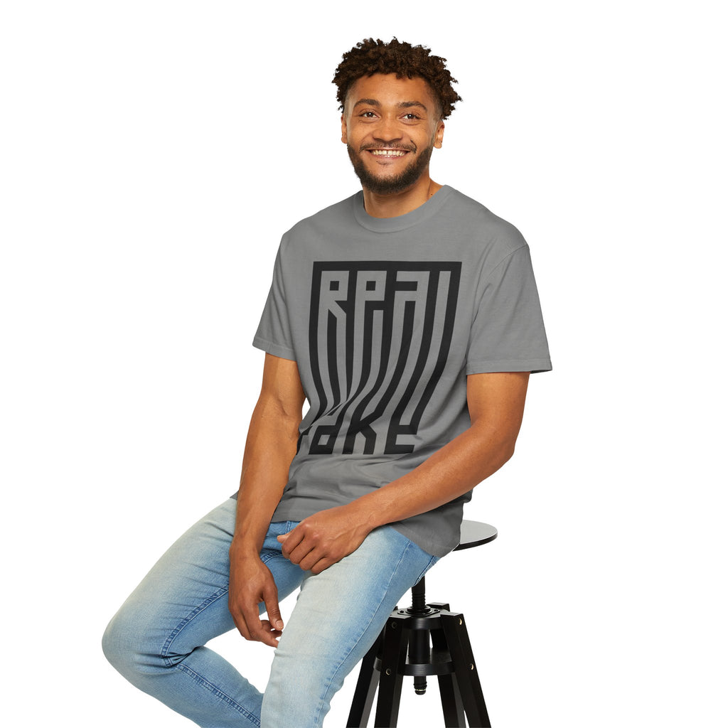 'Real/Fake' — T-Shirt
