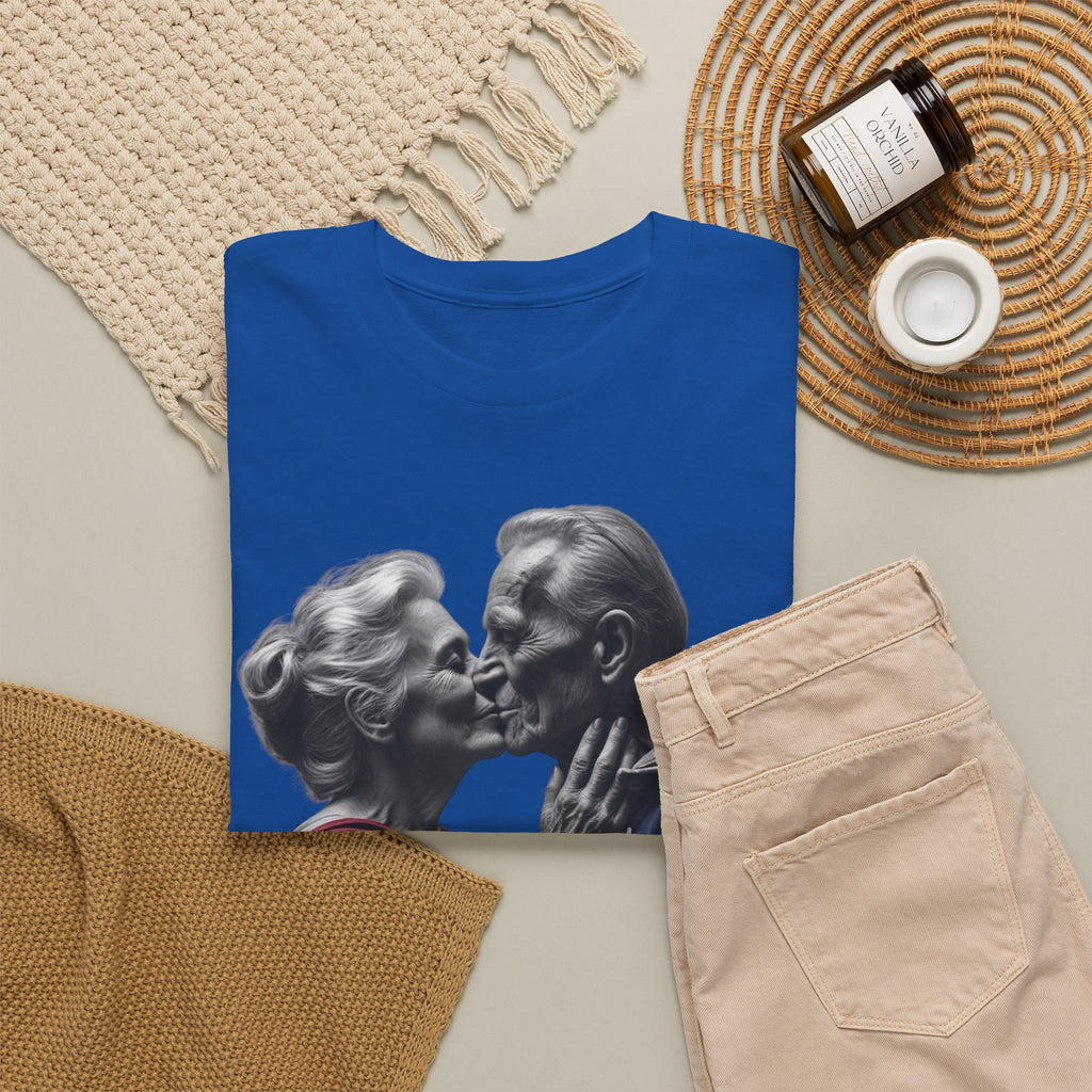 Kissing Old Superheroes — T‑Shirt