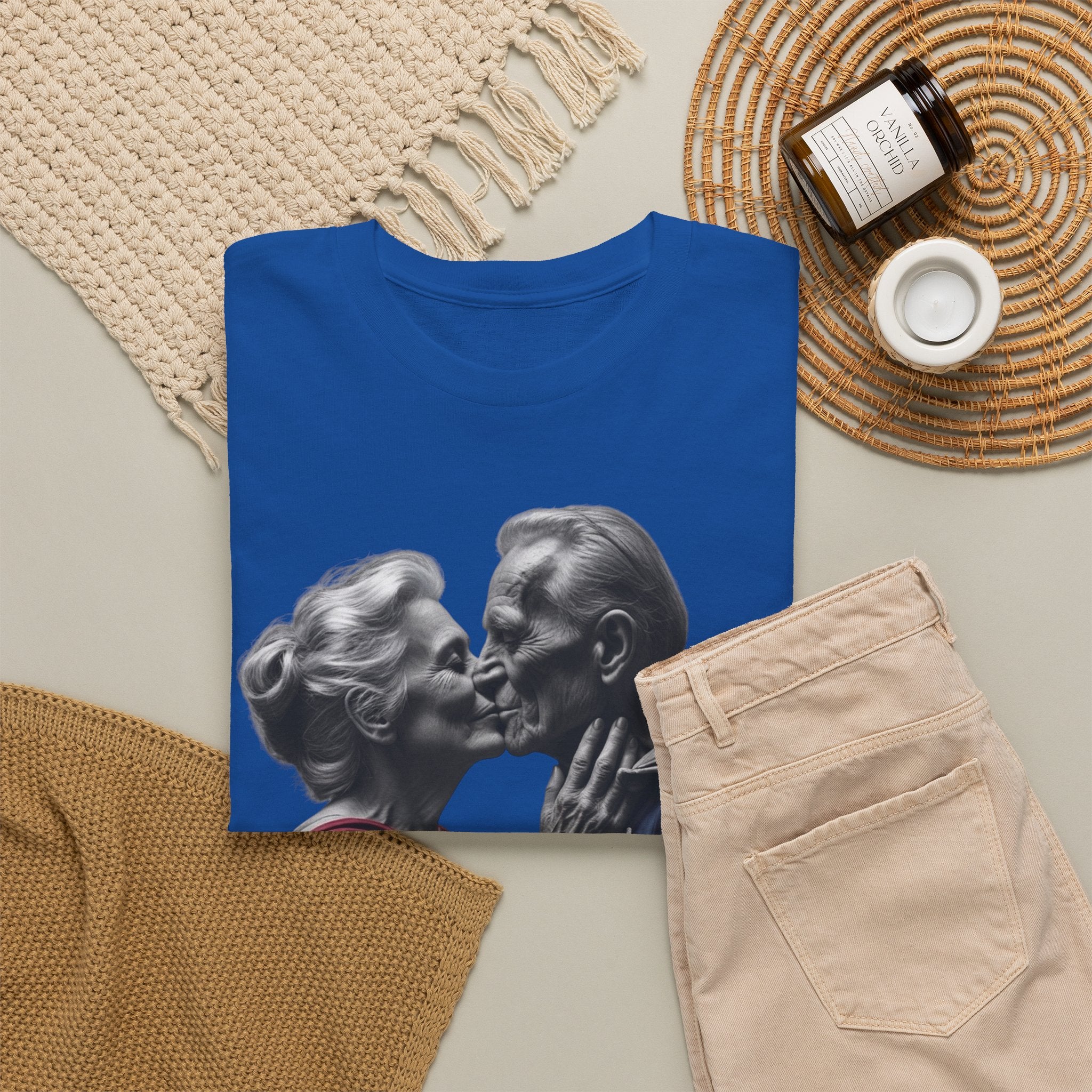 Kissing Old Superheroes — T‑Shirt