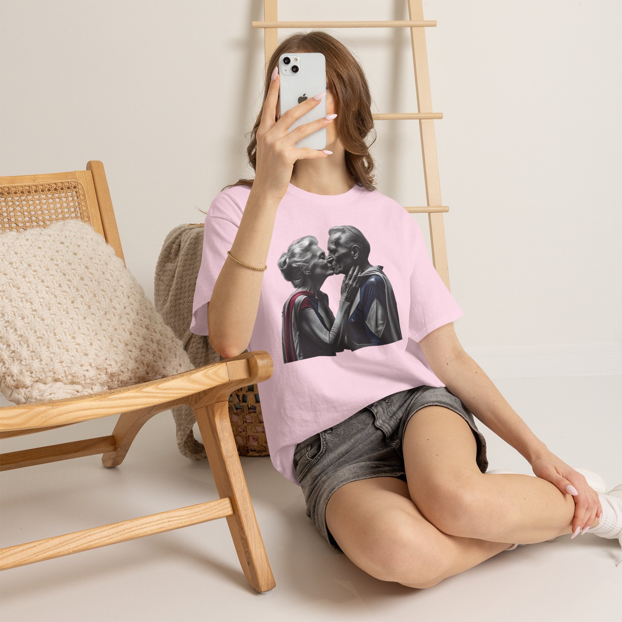Kissing Old Superheroes — T‑Shirt
