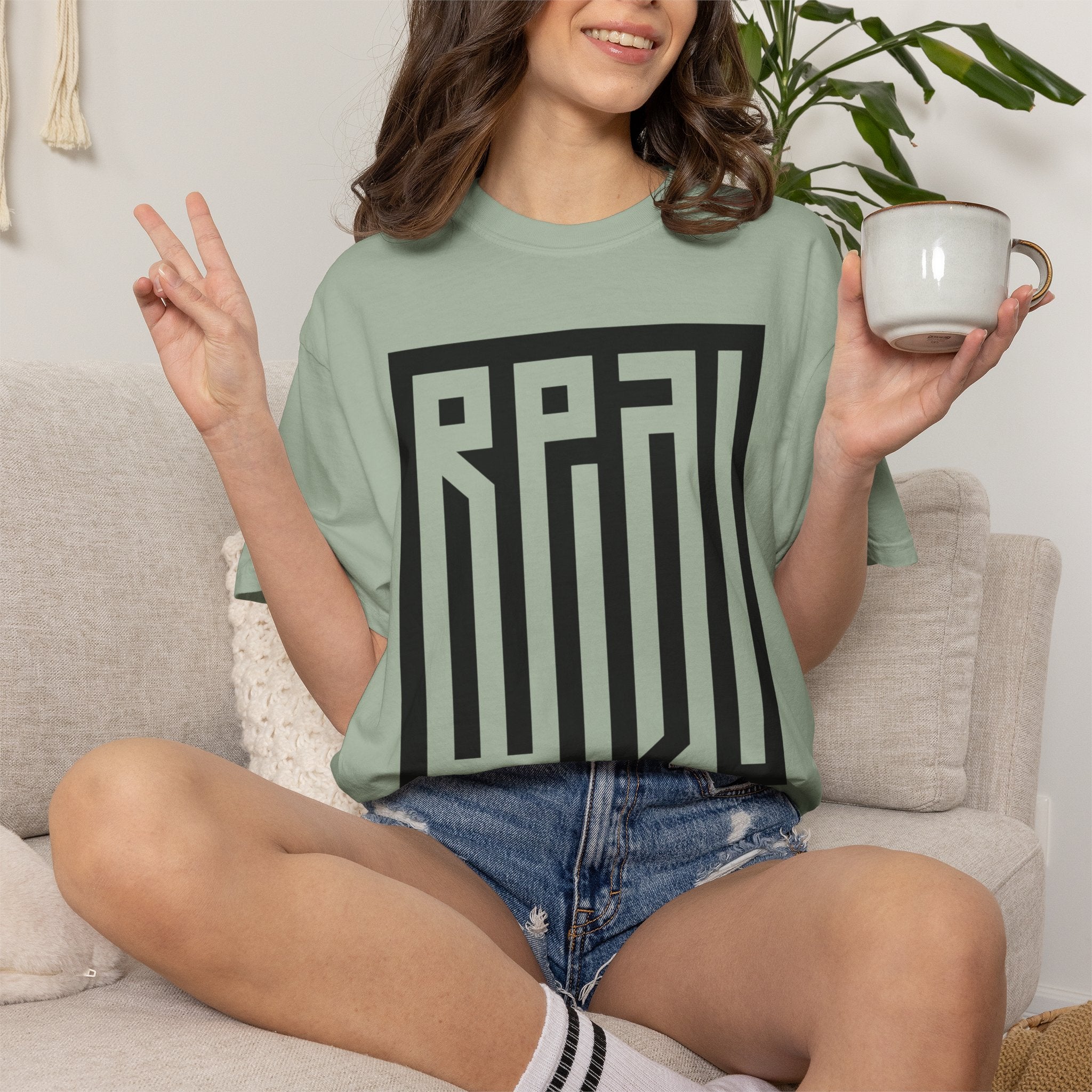 'Real/Fake' — T-Shirt