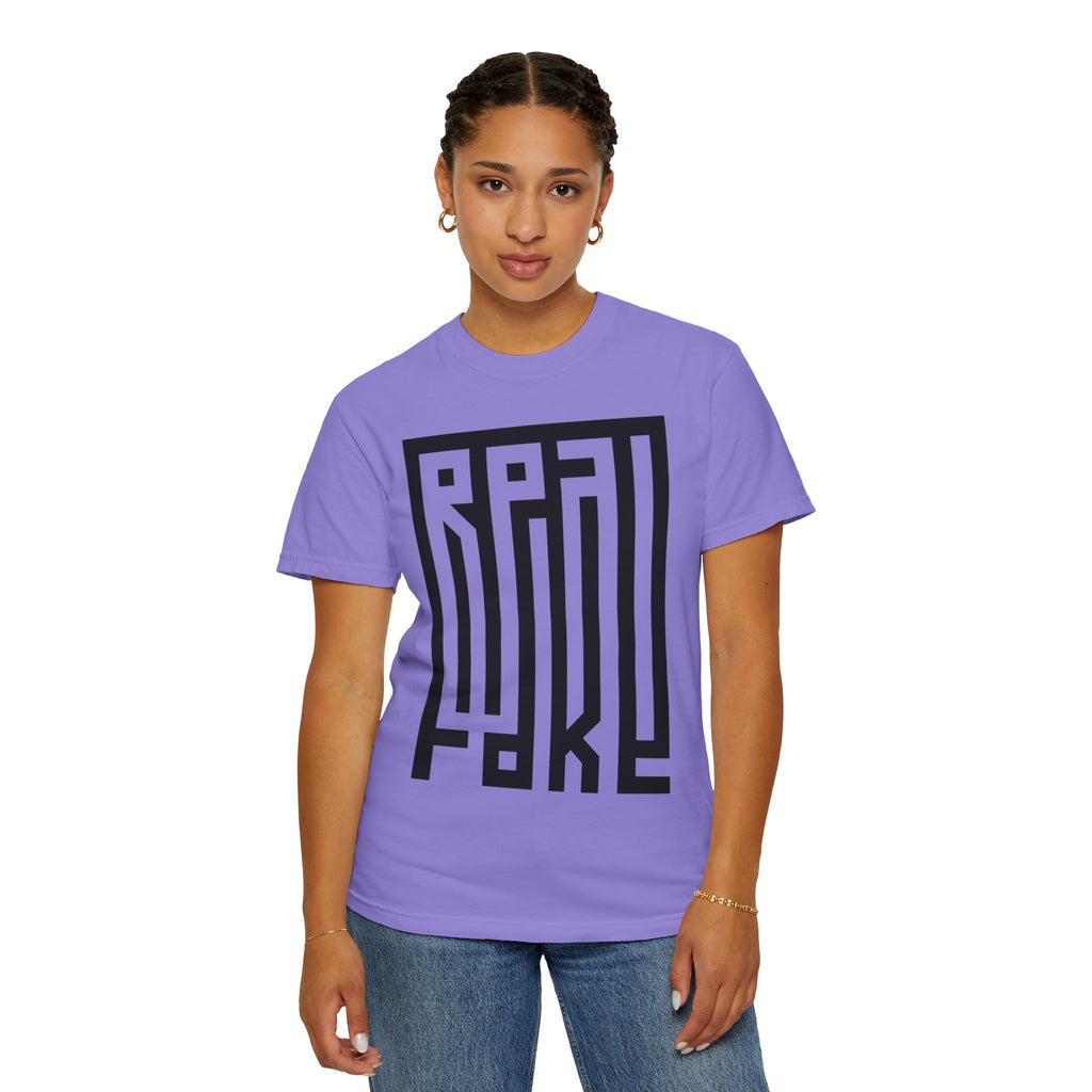 'Real/Fake' — T-Shirt