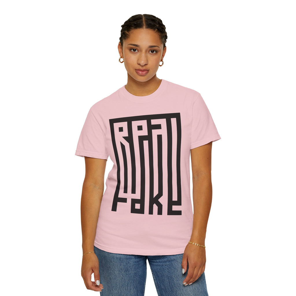'Real/Fake' — T-Shirt