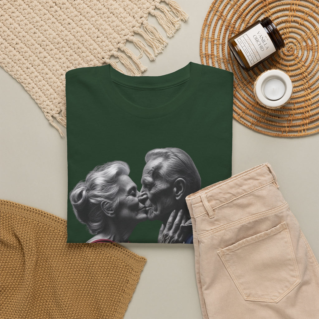 Kissing Old Superheroes — T‑Shirt