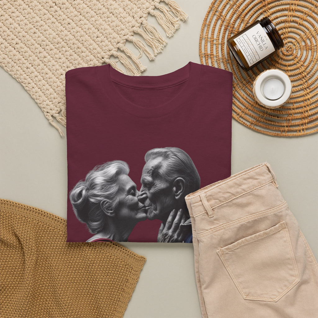 Kissing Old Superheroes — T‑Shirt