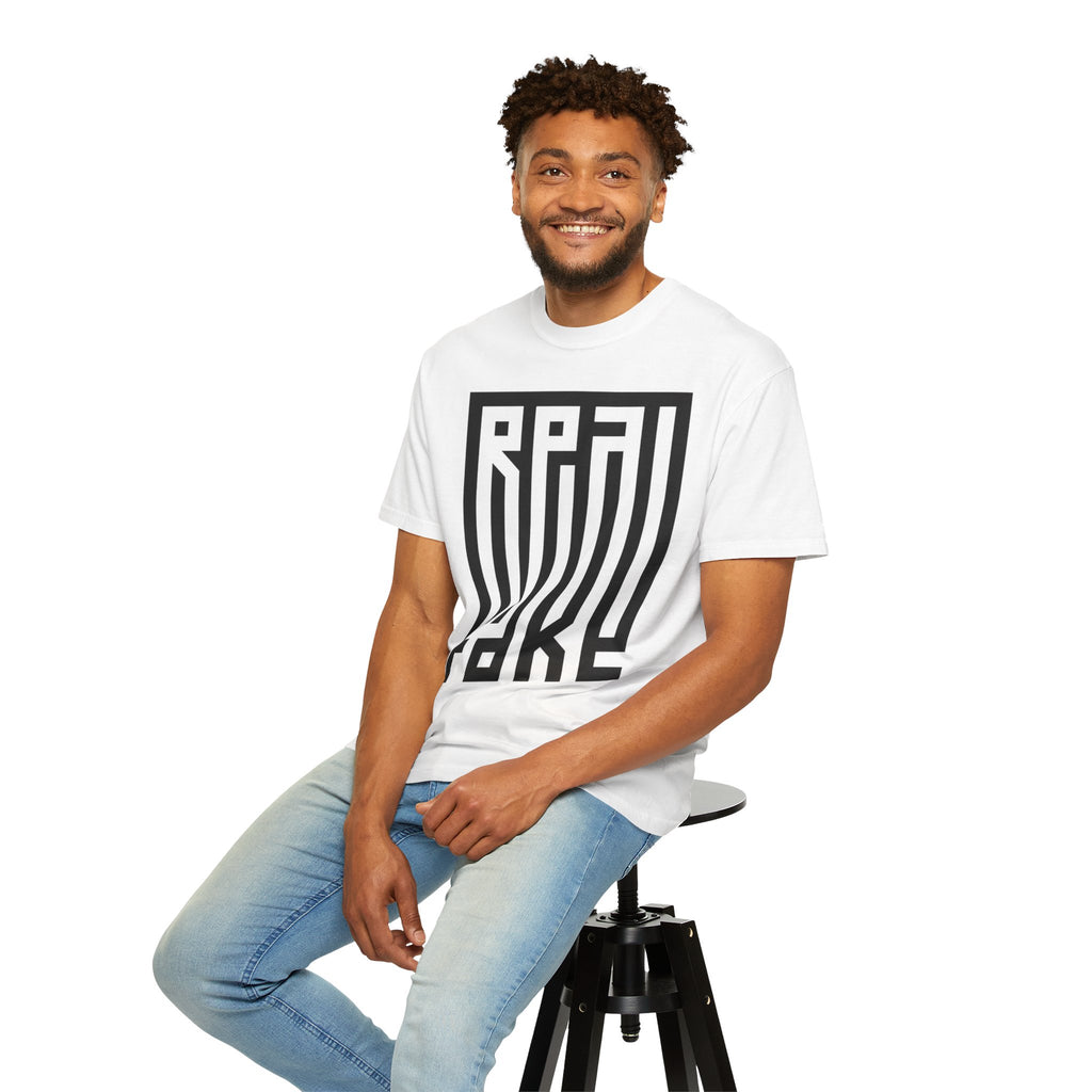 'Real/Fake' — T-Shirt