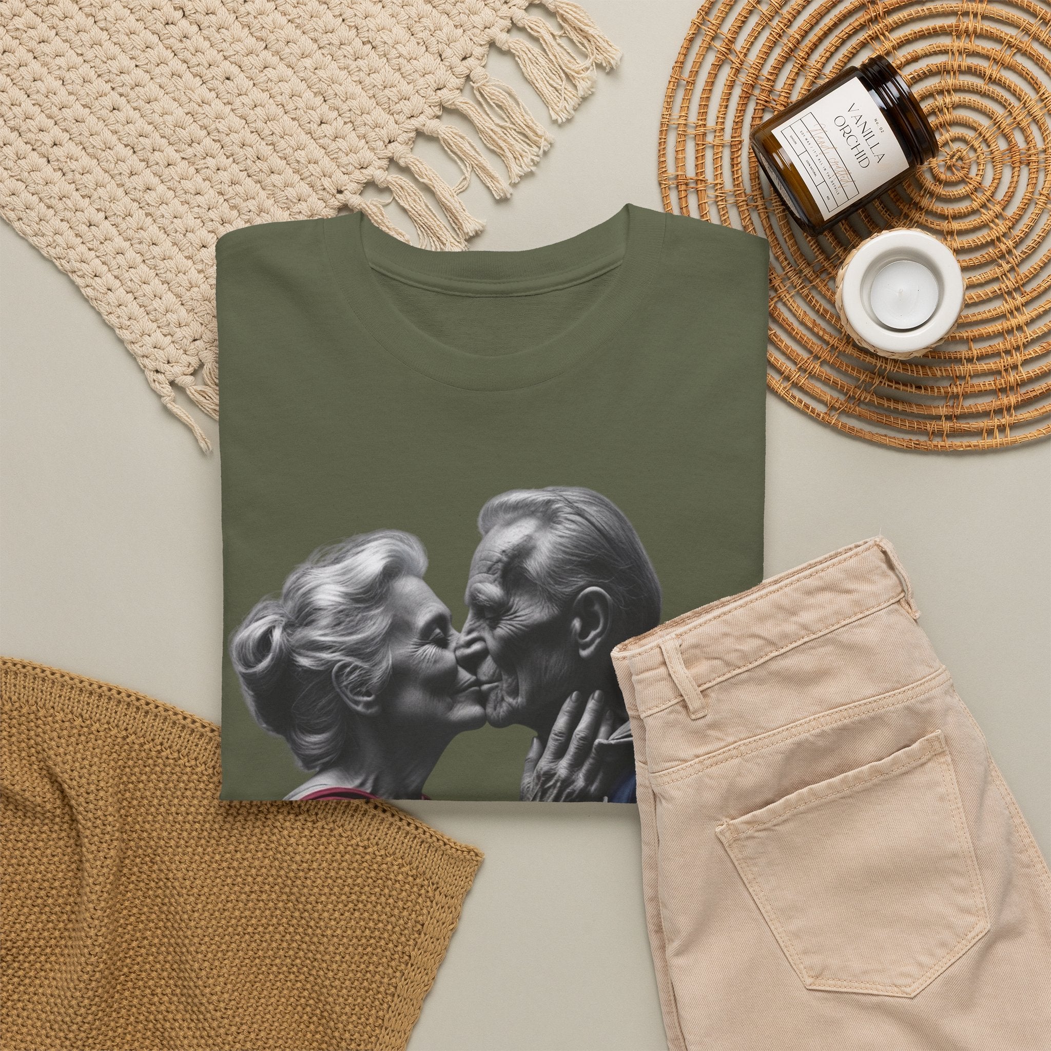 Kissing Old Superheroes — T‑Shirt